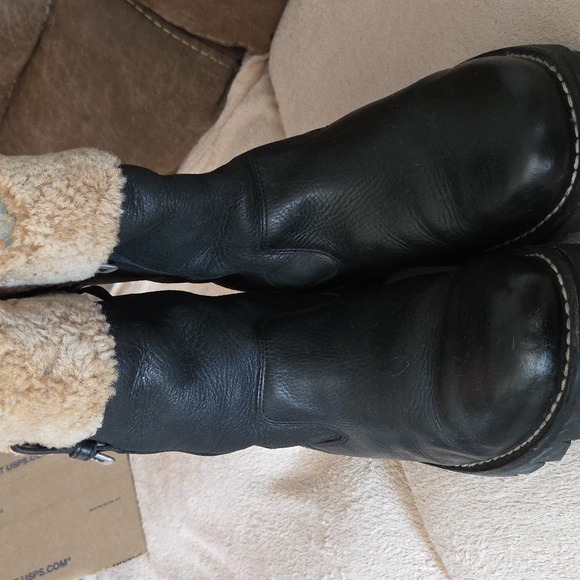 UGG Mens  Leather Insulated Boots - Picture 6 of 12